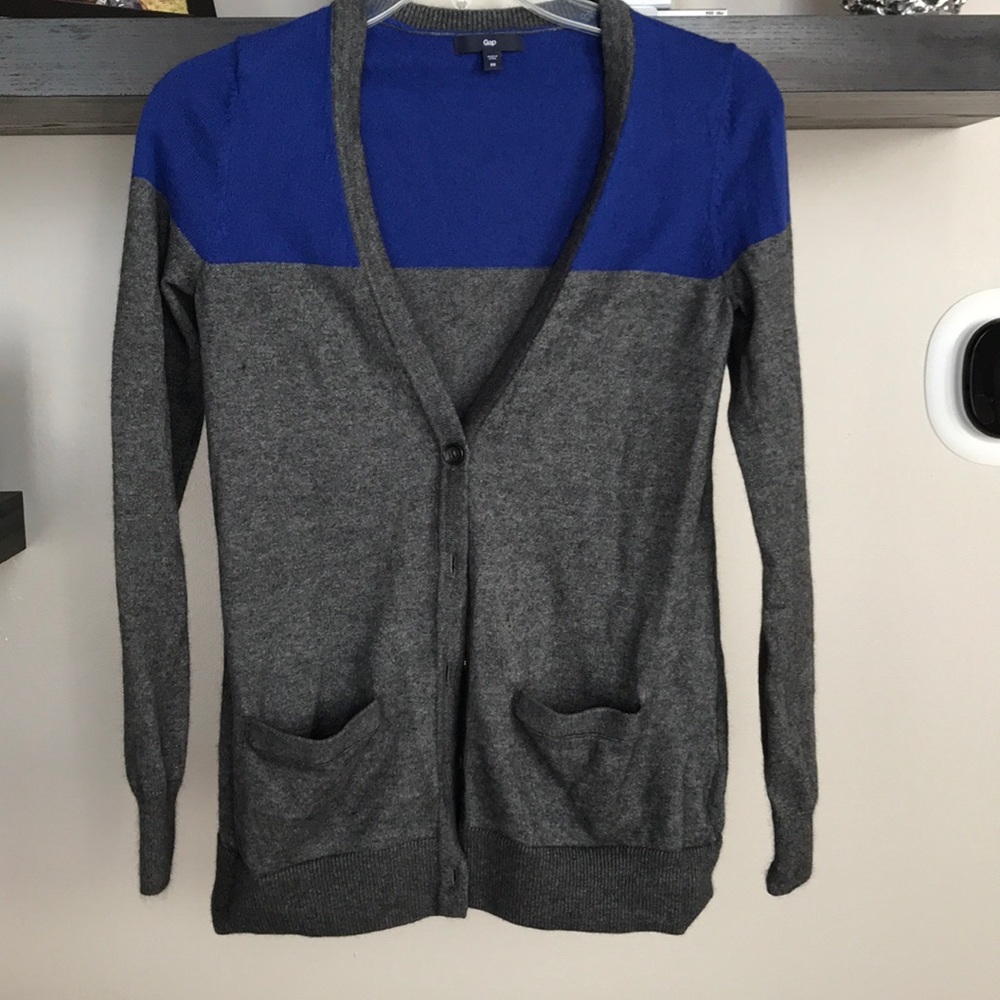 DONATING TOMORROW GAP grey blue colorblock sweater